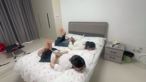 双人灌肠游戏+失禁惩罚挑战（下部） 第11张