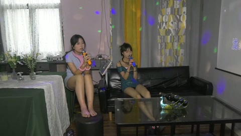 双女M戴着枷也要唱歌 第11张