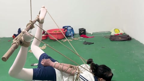 学生妹的痛苦直臂紧缚调教 第11张