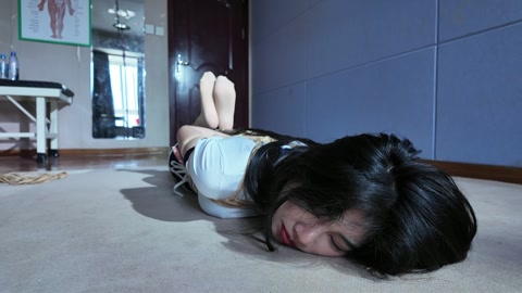官官探店新体验（下）《 结尾有采访》官官身穿日式体操服体验折腿鸭子步、折腰驷马等项目 逐帧展示绝美面... 第11张