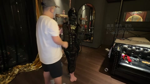 新模洛璃调教室探秘（3）胶带全包 强力乳夹 窒息 放置过夜 第11张