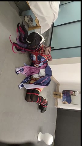 海瑟音cos捆绑，尝试只用一张凳子为支点驷马 第11张