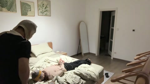 网友幼师异地面基. 潜伏在好友列表里的一位素未谋面的网友，某一个机会聊起了天，聊了几天以后她便想从她... 第11张