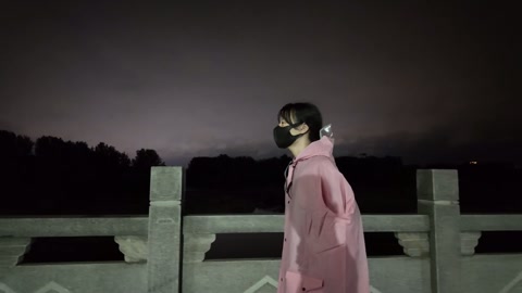 雨天户外全身捆绑去公园散步 第11张