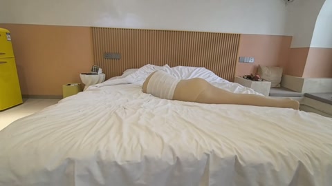 震动入体小药丸差点抠不出来了，粉丝投稿，强制分腿凌辱，震动，拍打，直立缚入体药丸震动TJ挣扎，丝袜蛹... 第11张