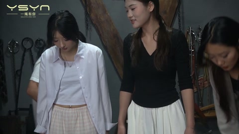 三女戏道具 三位女大学生李怡晨、怡然、小言抱团来应聘戴上各种道具捆绑后说出亲身感受 第12张