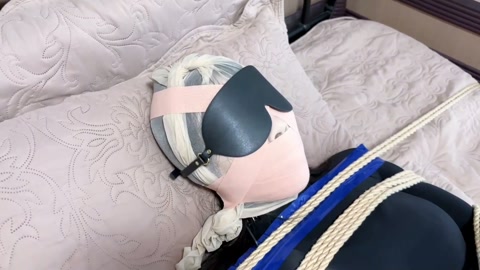 变成蜡像的女人彘 模特七七 全身紧缚完全不动不了 (真实窒息濒死) 电击项圈 丝袜堵嘴 丝袜全包 蜡... 第12张