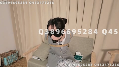 嗷嗷黑色假阳具口塞堵嘴，无助挣扎！（包含过程） 第12张