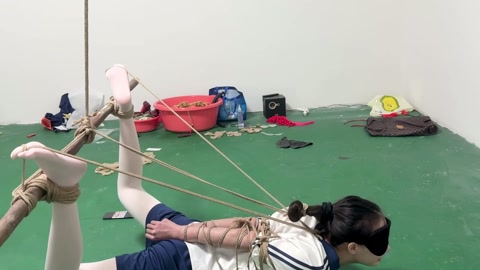 学生妹的痛苦直臂紧缚调教 第12张