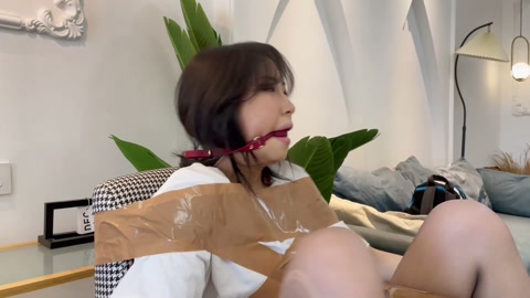 小媛日式胶带封嘴+口球后的封嘴 第12张